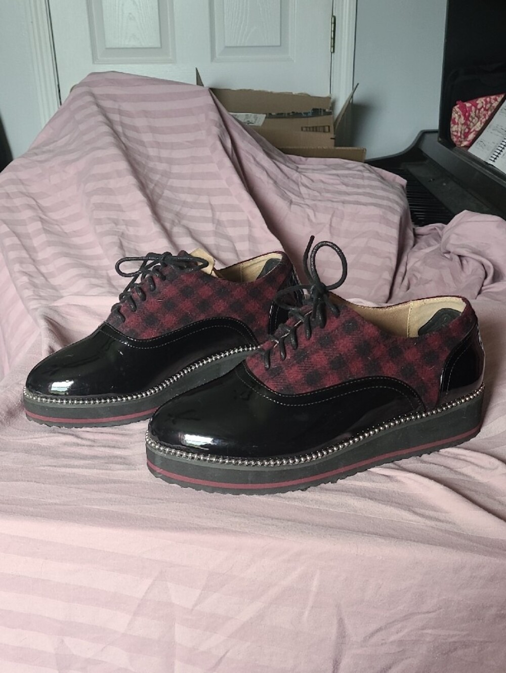 torrid Black Patent & Burgundy Plaid Platform Oxford - Picture 2 of 3